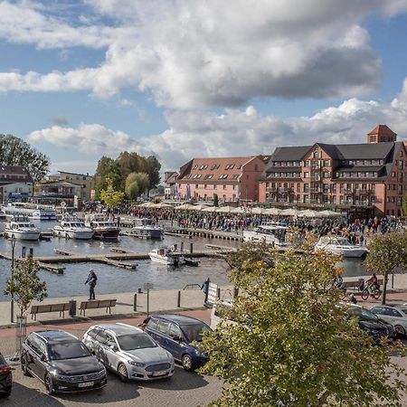 Altstadtapartment Carli- Komfortable Ferienwohnung Im Herzen Von Waren Bagian luar foto