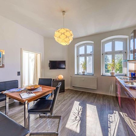 Altstadtapartment Carli- Komfortable Ferienwohnung Im Herzen Von Waren Bagian luar foto