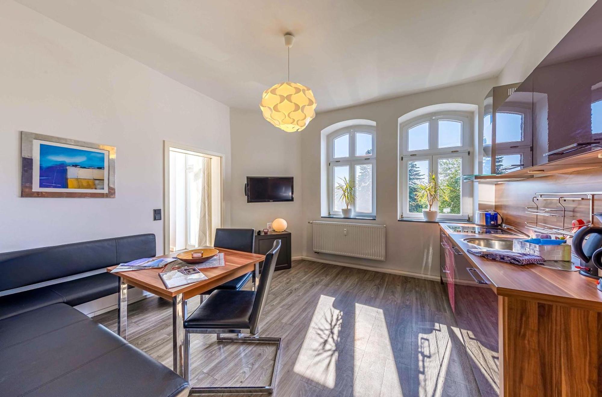 Altstadtapartment Carli- Komfortable Ferienwohnung Im Herzen Von Waren Bagian luar foto